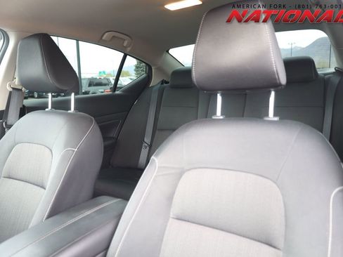 Used 2022 Nissan Altima 2.5 SV AWD/4WD image 16