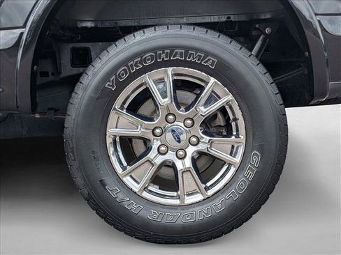 Used 2019 Ford F150 Lariat w/ Trailer Tow Package AWD/4WD image 23