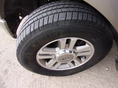 Used 2005 Ford F150 Lariat image 4