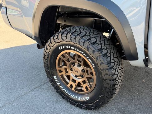 Used 2021 Toyota Tacoma TRD Off-Road w/ Technology Package AWD/4WD image 94