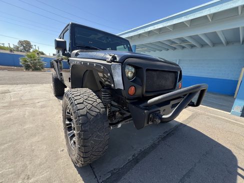 Used 2013 Jeep Wrangler Unlimited Sahara image 1