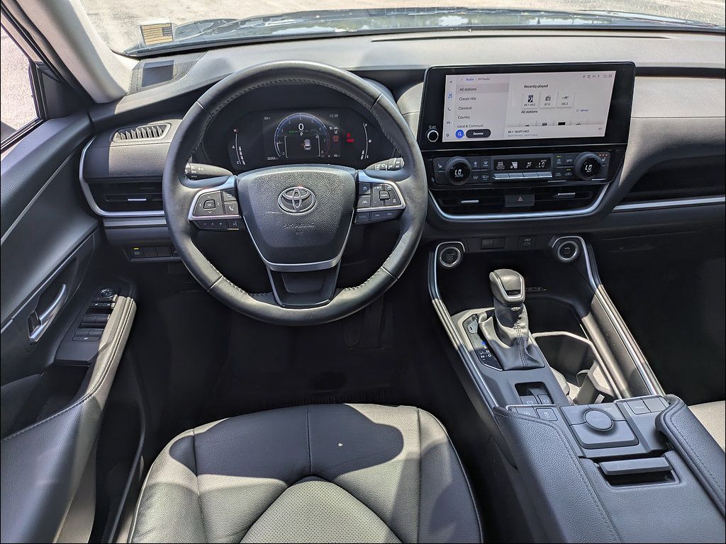 Used 2024 Toyota Grand Highlander FWD image 15