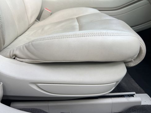 Used 2018 Lincoln Continental Select image 27