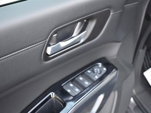 New 2026 Nissan Pathfinder SL FWD image 24