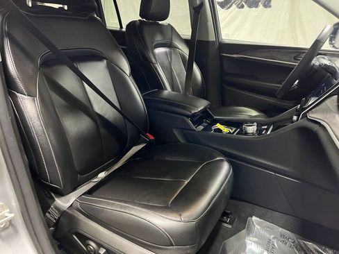 Used 2023 Jeep Grand Cherokee L Limited AWD/4WD image 9
