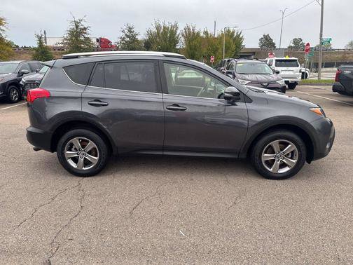 Used 2015 Toyota RAV4 XLE AWD/4WD image 9