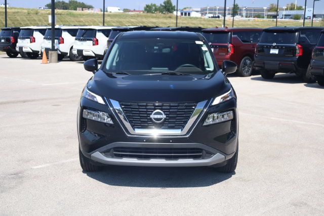 Used 2023 Nissan Rogue SV AWD/4WD image 3