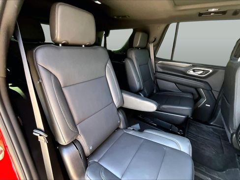Used 2024 Chevrolet Tahoe Z71 w/ Luxury Package AWD/4WD image 15
