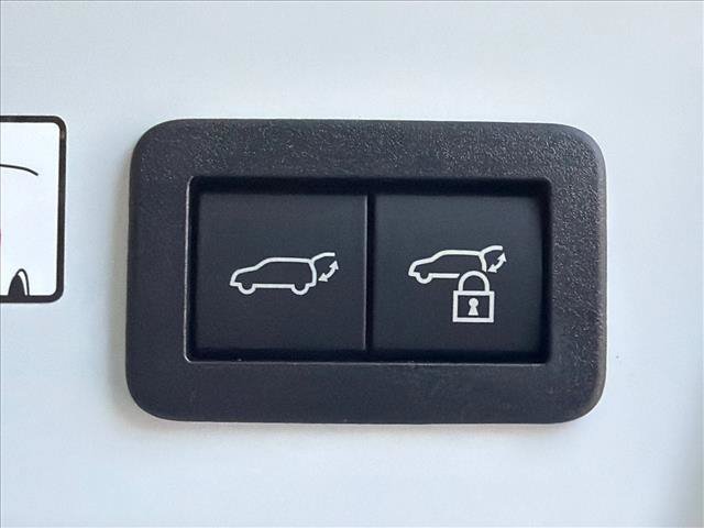 New 2027 Toyota Prius Limited w/ Limited Premium Package FWD image 19