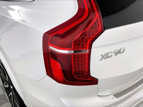 Used 2024 Volvo XC90 B6 Plus w/ Protection Package Premier image 29