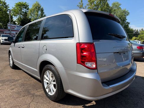 Used 2018 Dodge Grand Caravan SXT FWD image 6