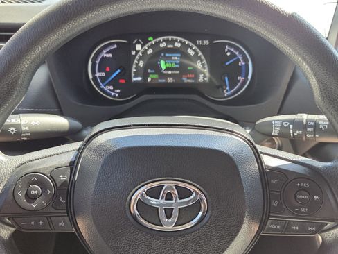 Certified 2025 Toyota RAV4 XLE image 17