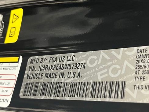 Certified 2025 Jeep Wrangler Unlimited Sahara w/ Safety Group image 32