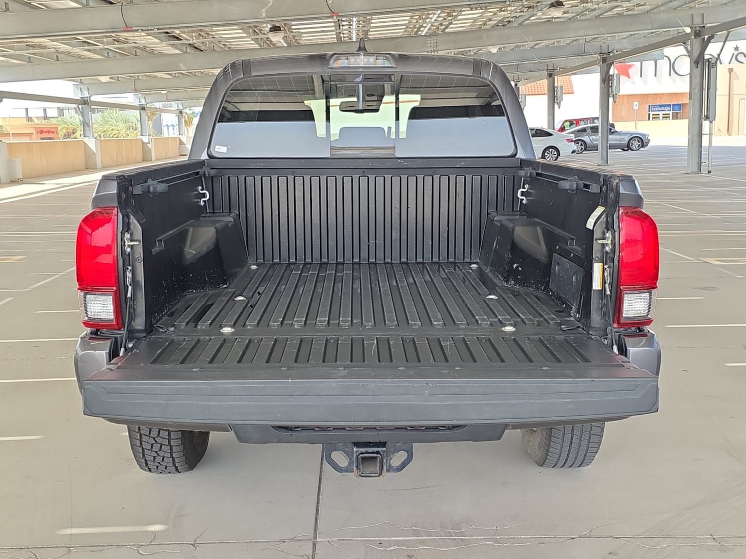 Used 2020 Toyota Tacoma SR5 w/ Technology Package AWD/4WD image 9