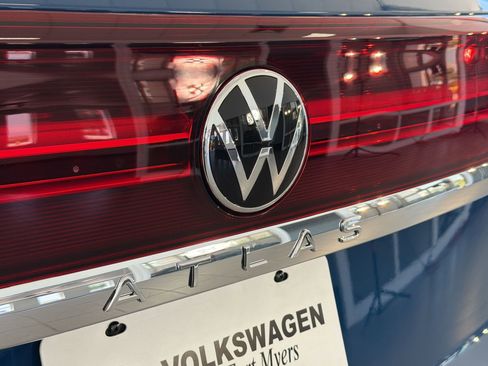 New 2026 Volkswagen Atlas Cross Sport SE AWD/4WD image 33