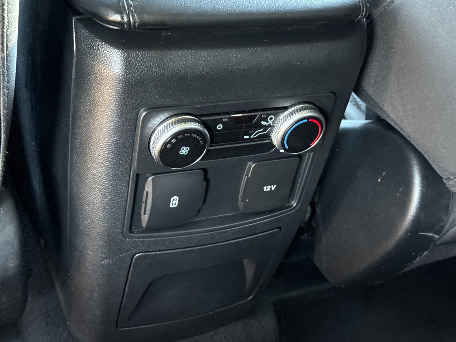 Used 2023 Ford Explorer XLT RWD image 16