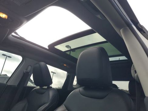 Certified 2018 Jeep Compass Limited w/ Navigation Group image 15