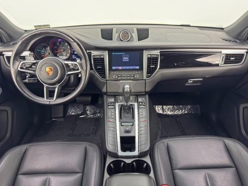 Used 2018 Porsche Macan image 12