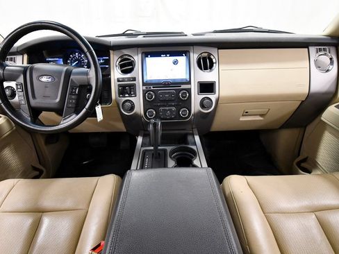 Used 2017 Ford Expedition XLT w/ Equipment Group 202A AWD/4WD image 3