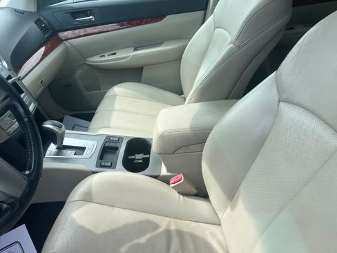 Used 2010 Subaru Outback 2.5i Limited AWD/4WD image 27