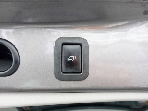 Used 2015 Toyota Highlander XLE image 31