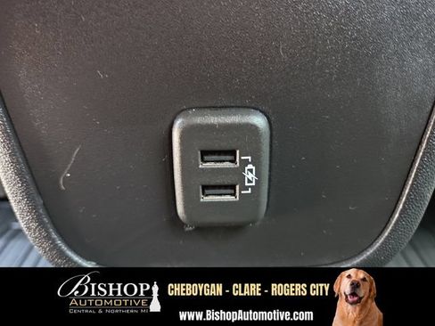 Used 2024 GMC Terrain SLE w/ LPO, Floor Liner Package FWD image 31