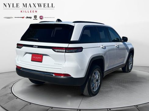 New 2025 Jeep Grand Cherokee Laredo image 16