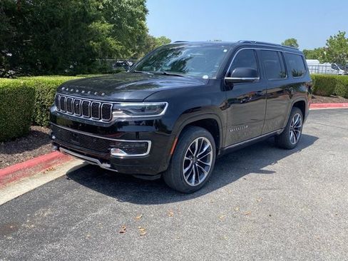 Used 2023 Jeep Wagoneer Series III w/ Premium Group I AWD/4WD image 13