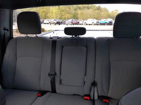 Used 2024 RAM 2500 Big Horn image 28