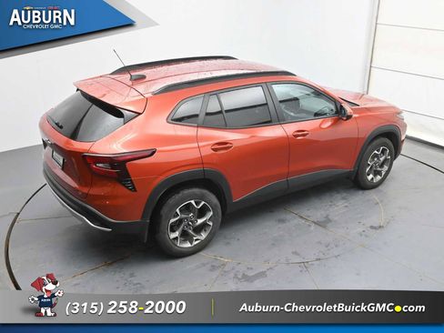 Used 2024 Chevrolet Trax LT w/ Driver Confidence Package FWD image 32