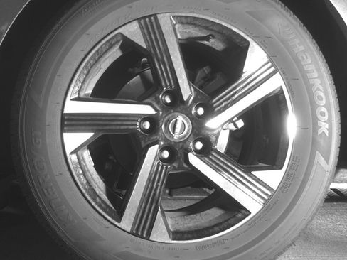 Used 2025 Nissan Sentra SV image 14