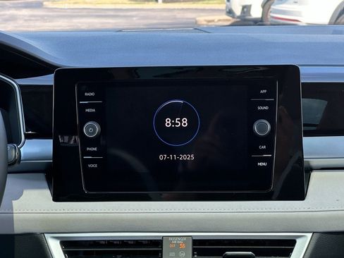 New 2025 Volkswagen Taos SE image 12