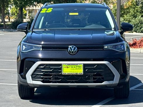 Used 2025 Volkswagen Taos SE AWD/4WD image 7