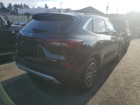 Certified 2025 Ford Escape Base image 4