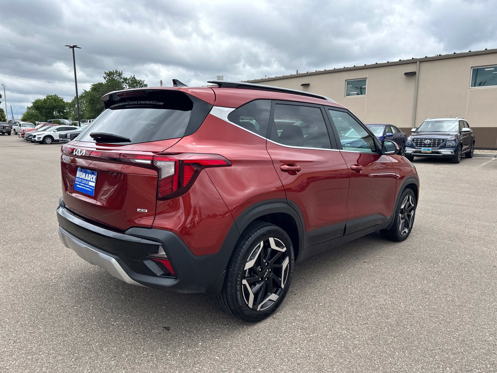 Used 2024 Kia Seltos SX AWD/4WD image 3