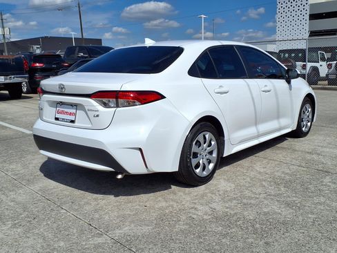 Used 2022 Toyota Corolla LE image 23