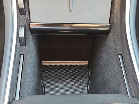 Used 2021 Tesla Model Y 2WD image 34