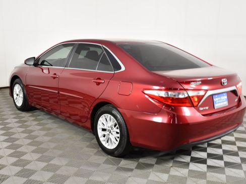 Used 2016 Toyota Camry LE FWD image 8