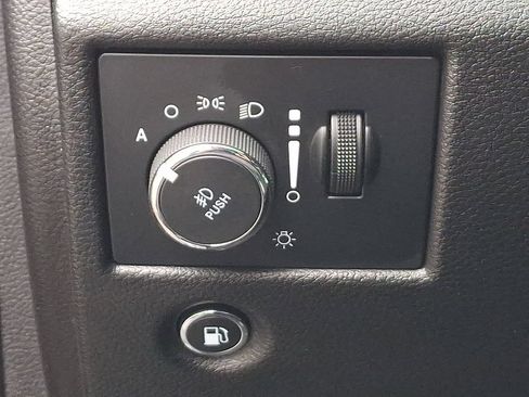 Used 2020 Jeep Grand Cherokee Altitude AWD/4WD image 25