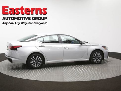 Used 2024 Nissan Altima 2.5 SV FWD image 43