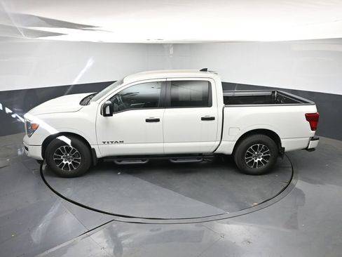 Used 2024 Nissan Titan SV w/ SV Convenience Package image 37