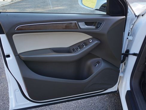 Used 2017 Audi Q5 2.0T Premium image 24