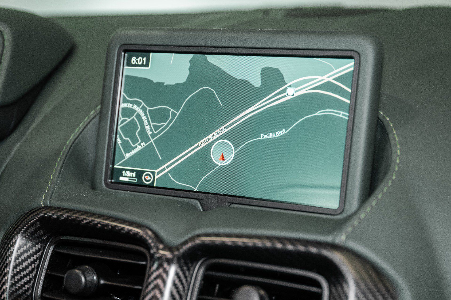Used 2023 Aston Martin V12 Vantage Roadster RWD image 22