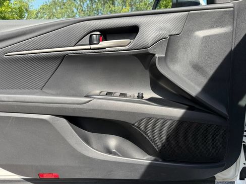 Used 2025 Toyota Camry SE FWD image 21