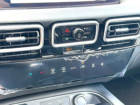 New 2026 Nissan Sentra SR w/ Floor Mat Package FWD image 23