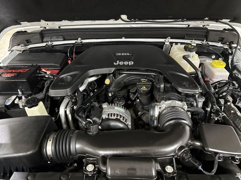 Used 2021 Jeep Wrangler Sport image 24