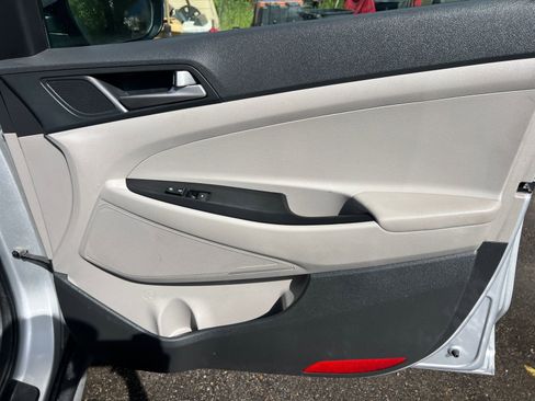 Used 2018 Hyundai Tucson SEL FWD image 17