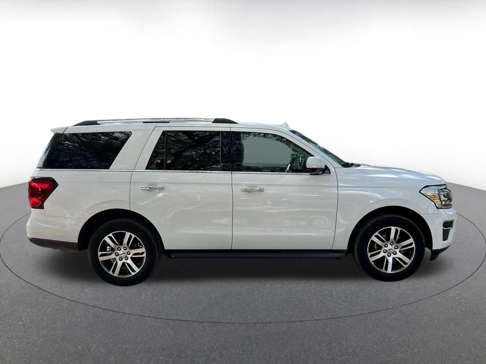 Used 2024 Ford Expedition Limited RWD image 13