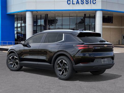 New 2026 Chevrolet Equinox EV LT image 3