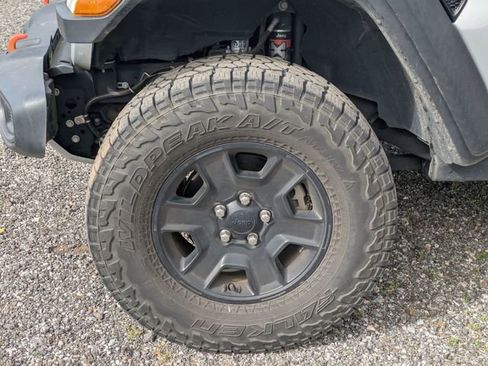 Used 2022 Jeep Gladiator Mojave w/ Cold Weather Group image 6